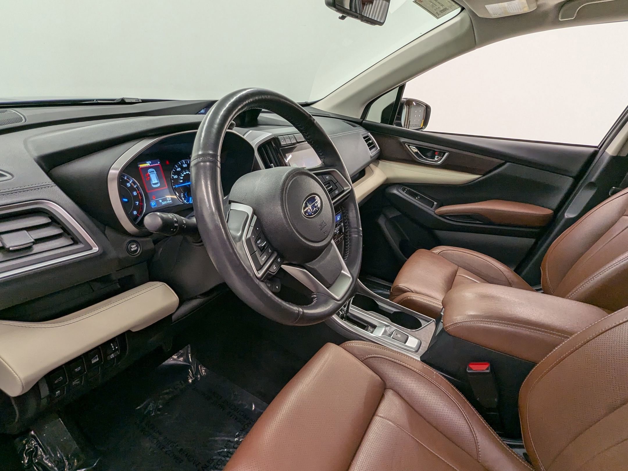 2022 Subaru Ascent Touring photo 3