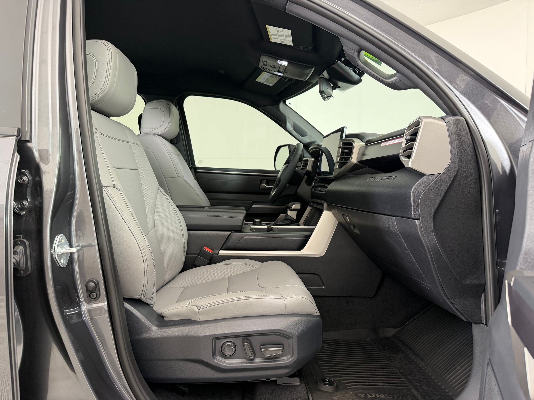 2026 Toyota Tundra SR5 - Photo 24