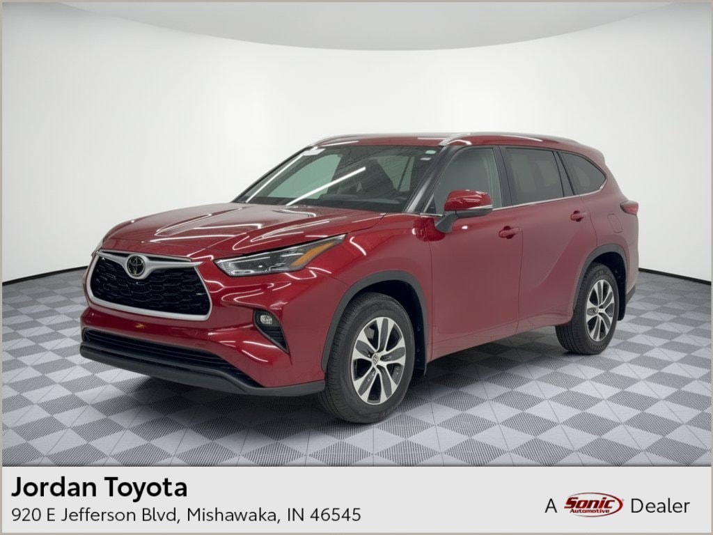 Used 2023 Toyota Highlander XLE XLE AWD