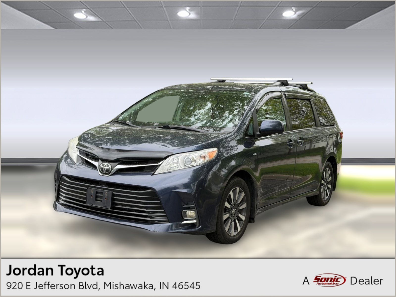 2018 Toyota Sienna LE V6 AWD 7-Passenger's photo