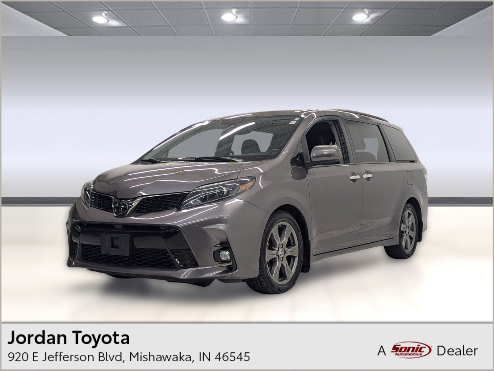 2020 Toyota Sienna SE V6's photo