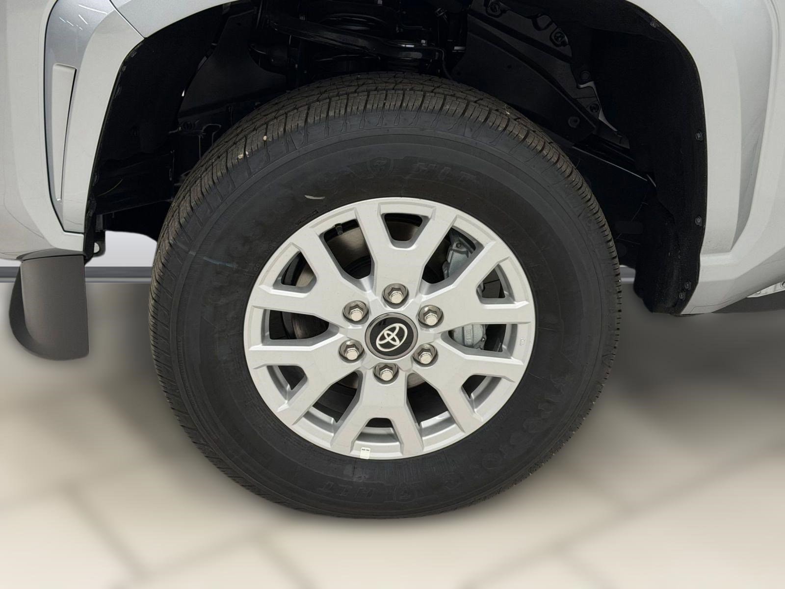 2026 Toyota Tacoma SR5 - Photo 10