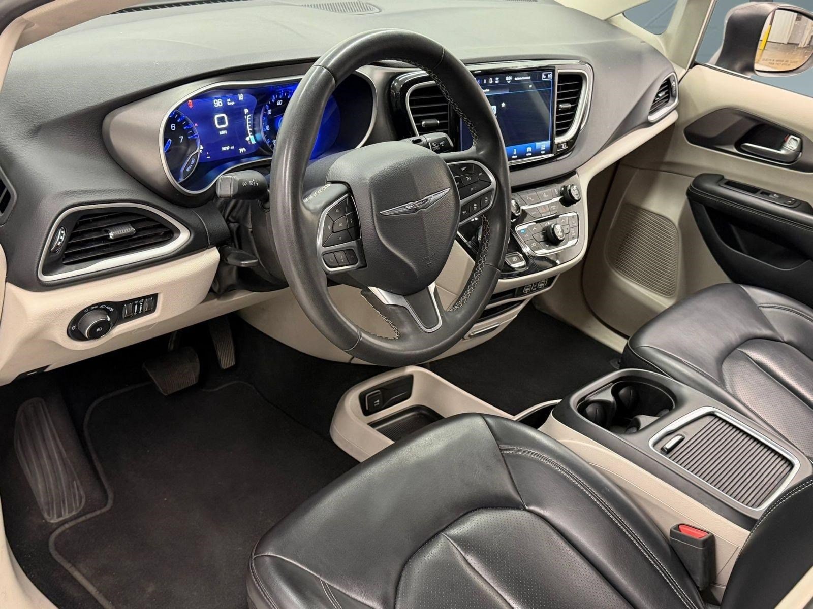 Pacifica Touring L Touring L FWD