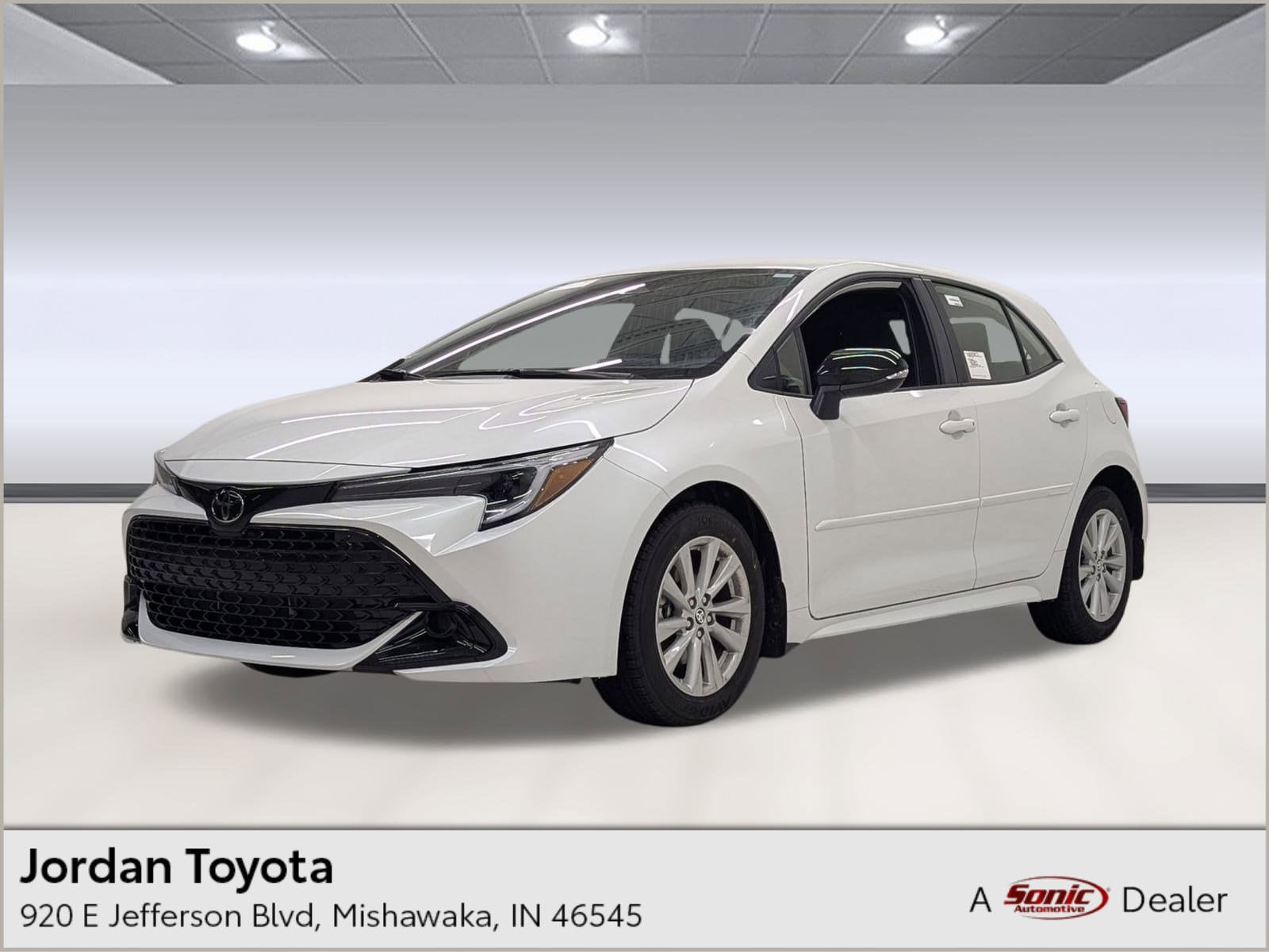 2026 Toyota Corolla Hatchback SE's photo