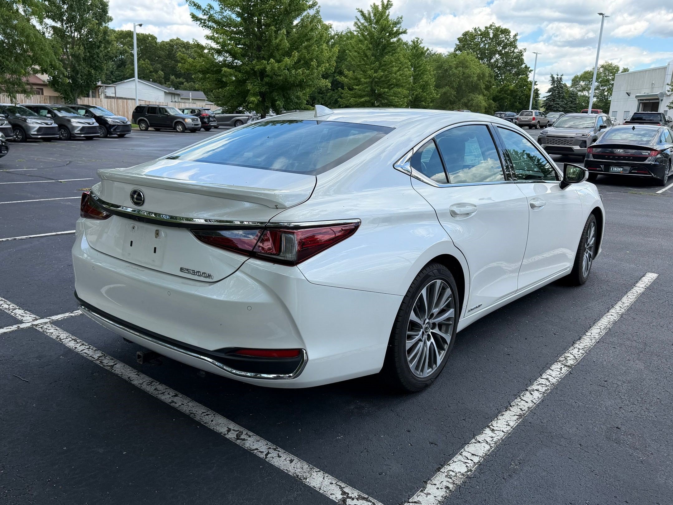 ES ES 300h ES 300h FWD
