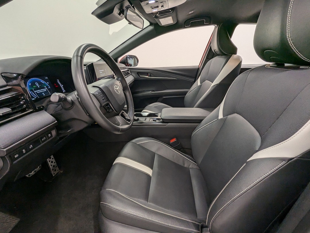 Used 2025 Toyota Camry SE SE