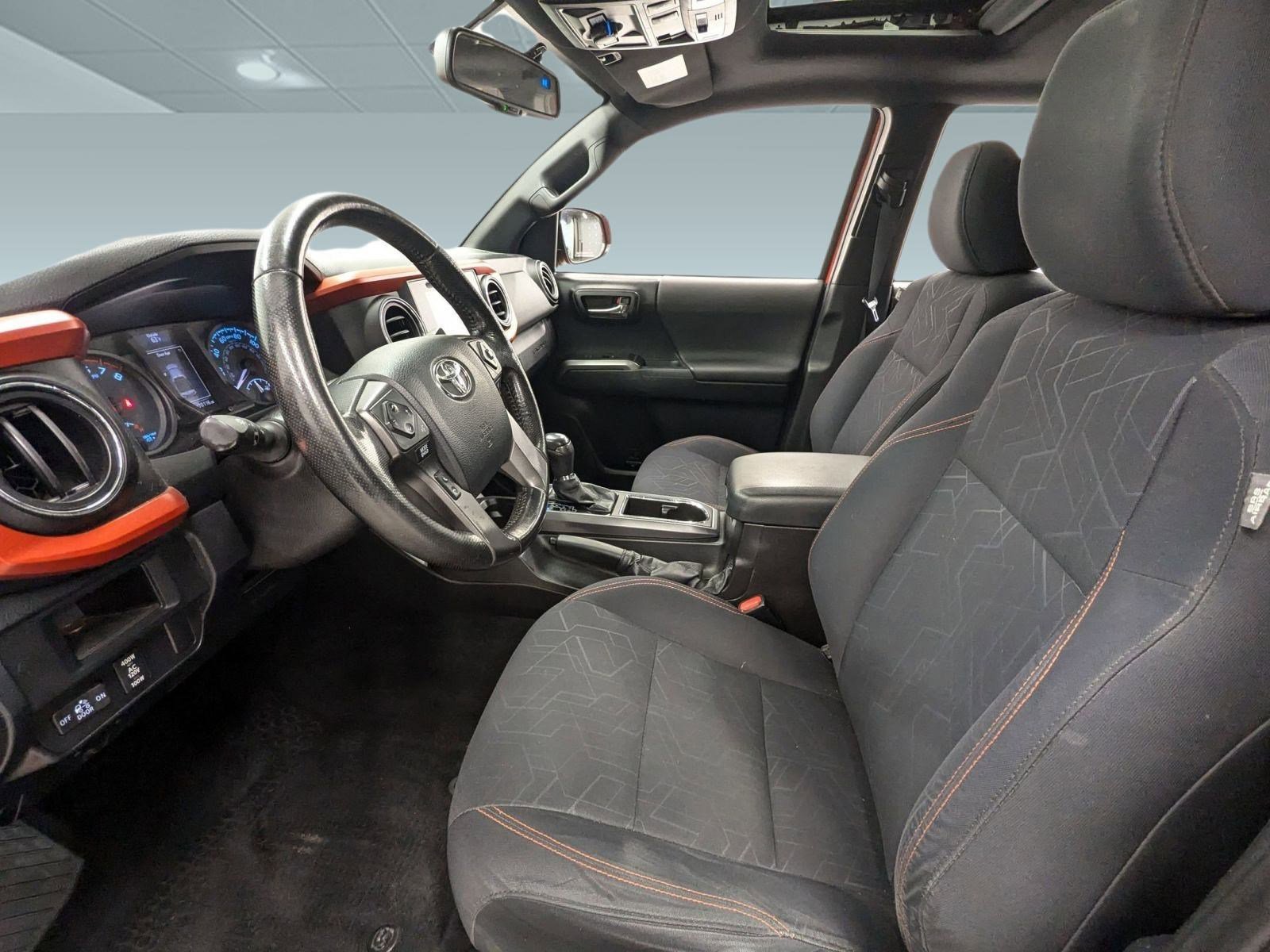 2016 Toyota Tacoma 4x4 Double Cab V6 TRD photo 4