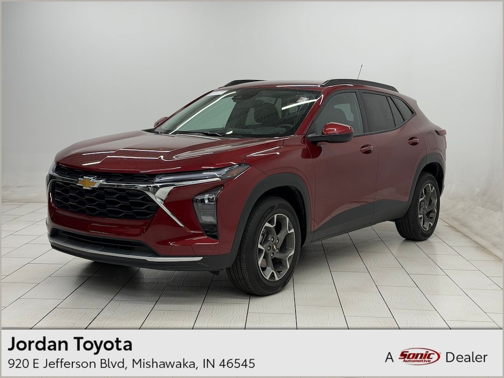 Used 2025 Chevrolet Trax LT FWD LT