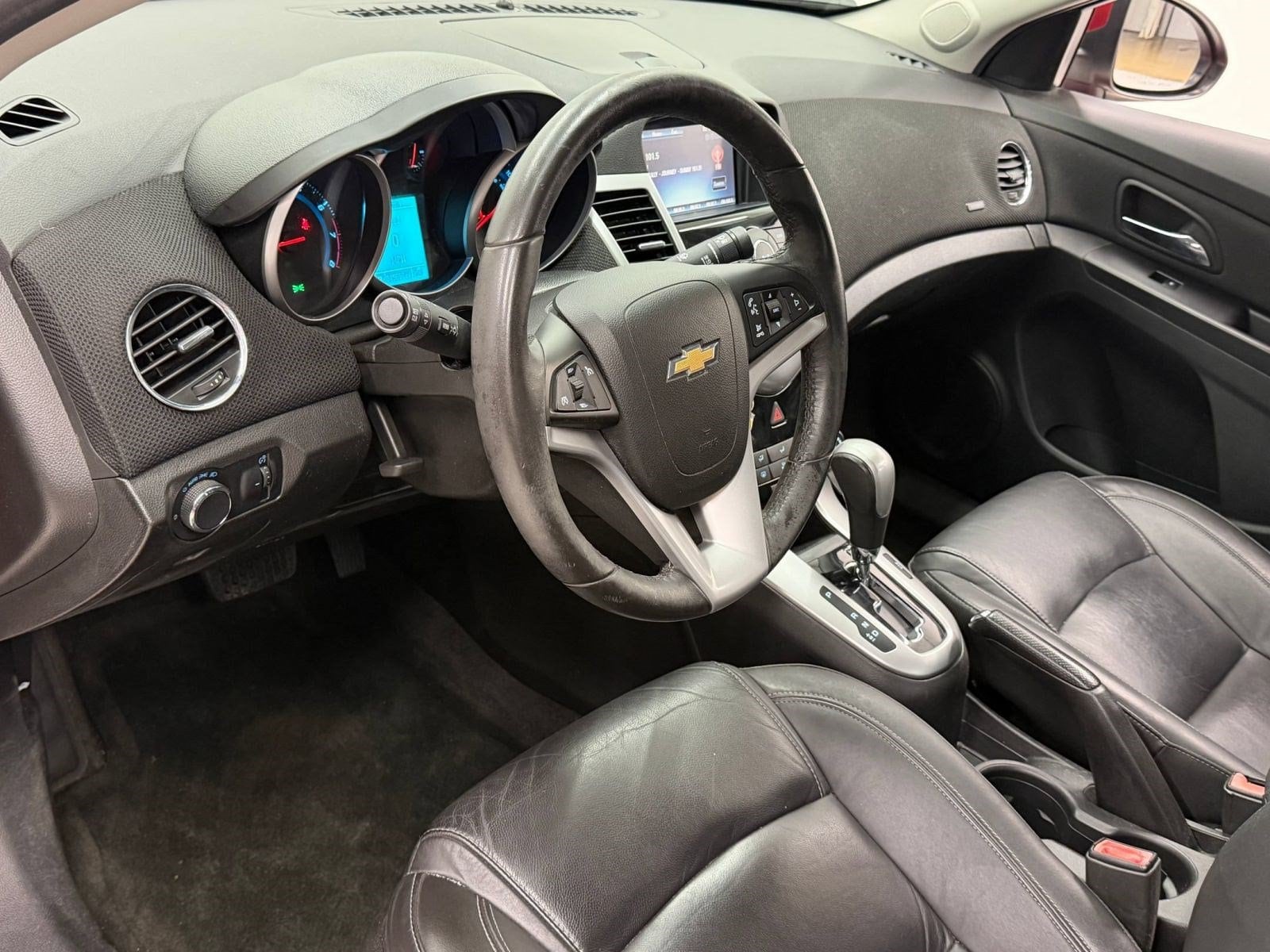 Cruze 2LT Sedan