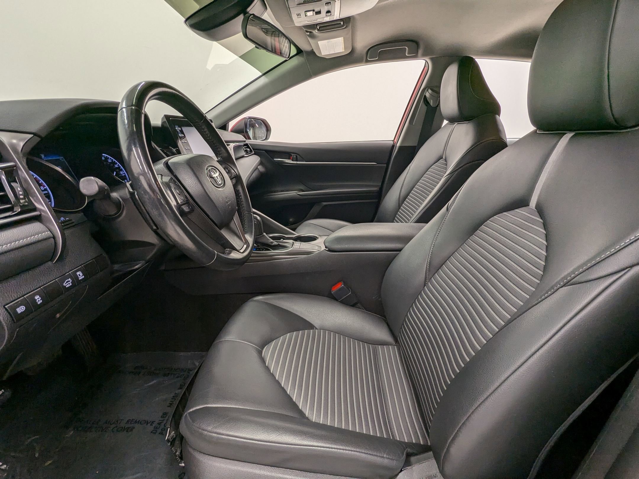 2022 Toyota Camry SE photo 4