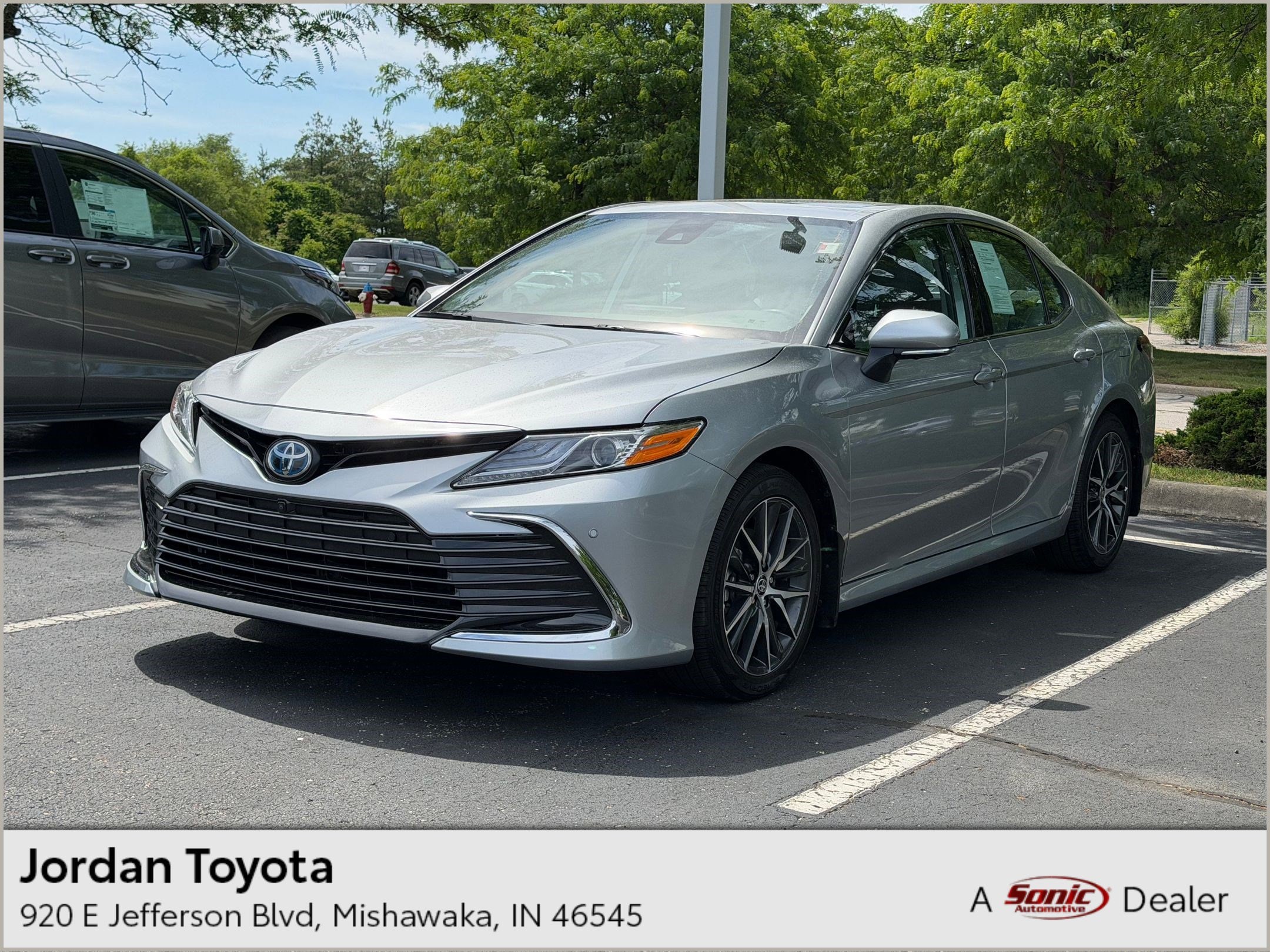 2024 Toyota Camry XLE Hybrid's photo