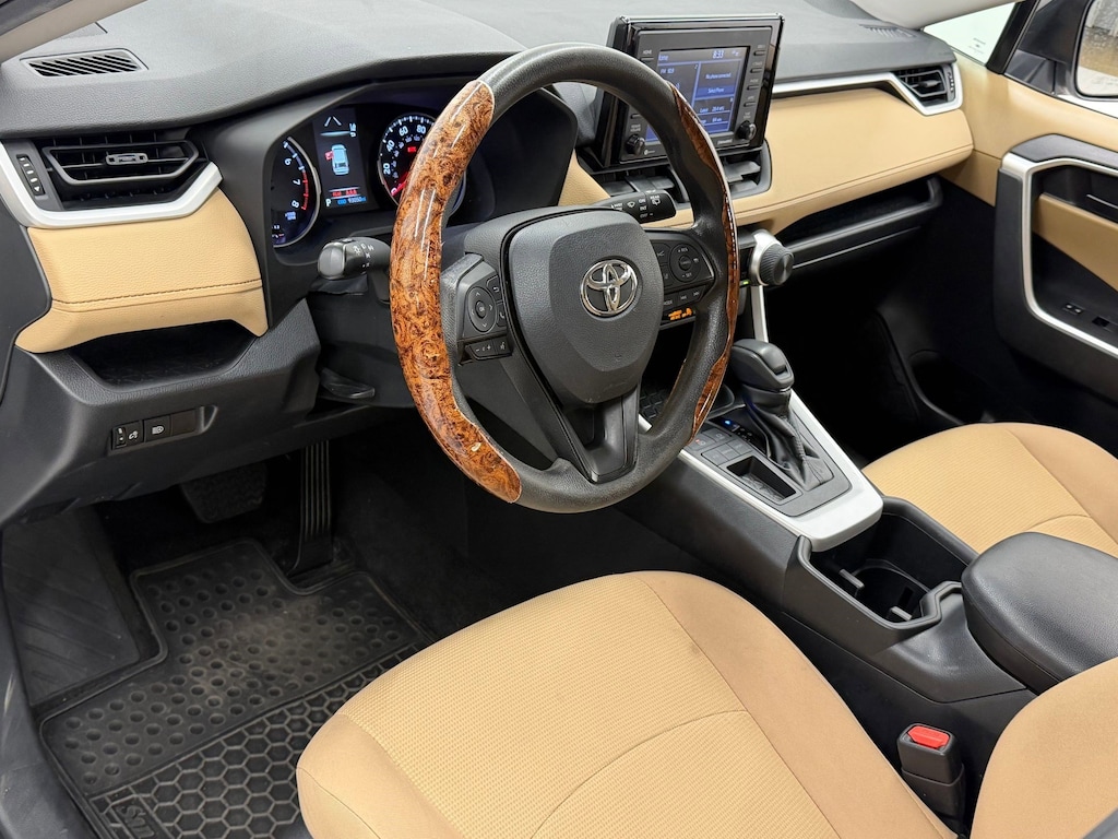Used 2022 Toyota RAV4 LE LE FWD