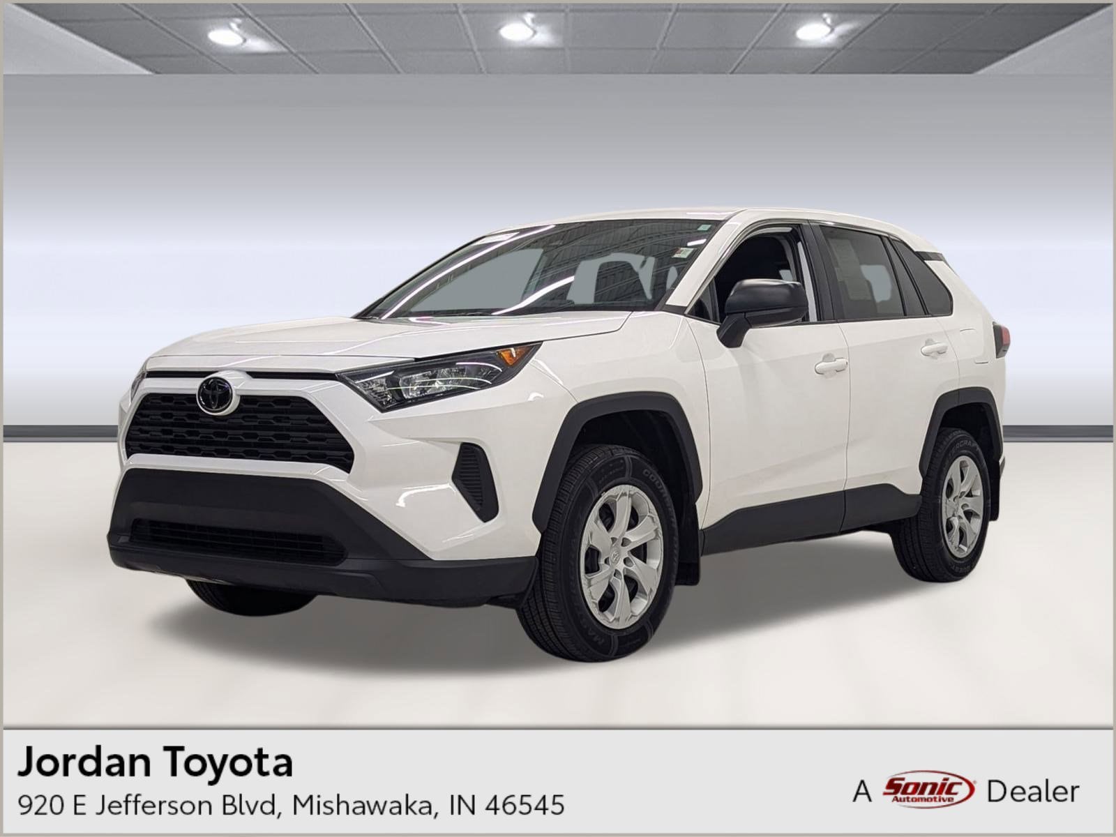 2022 Toyota RAV4 LE's photo
