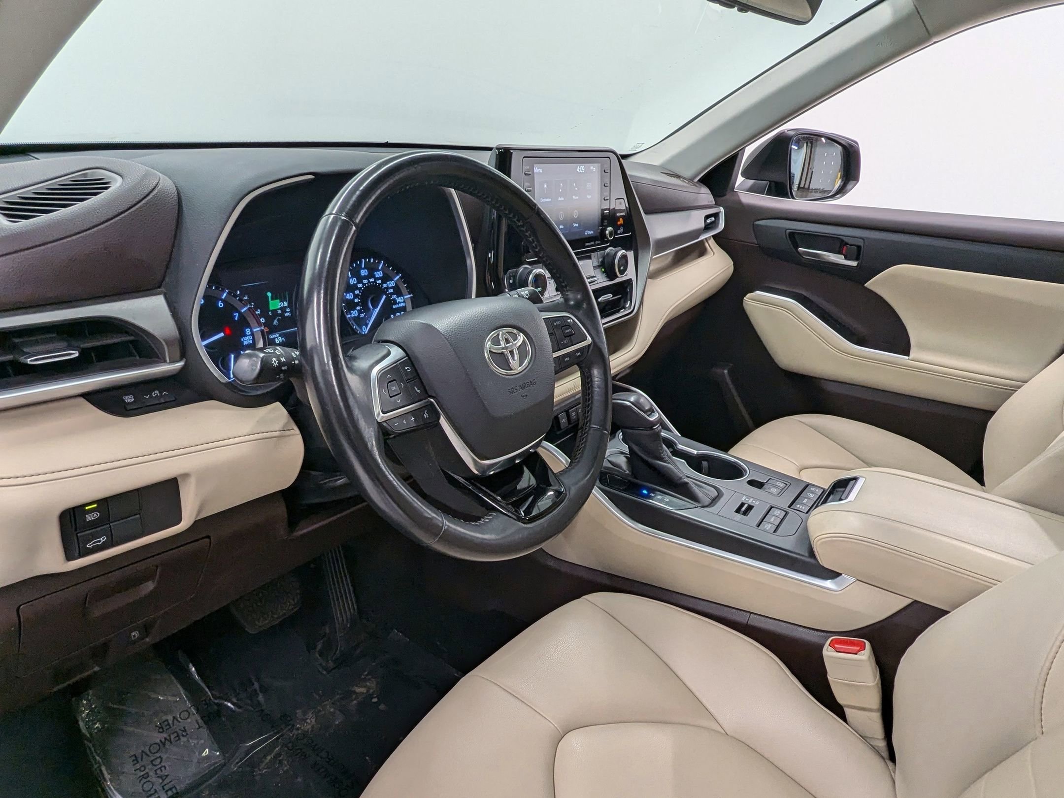 2020 Toyota Highlander XLE photo 3