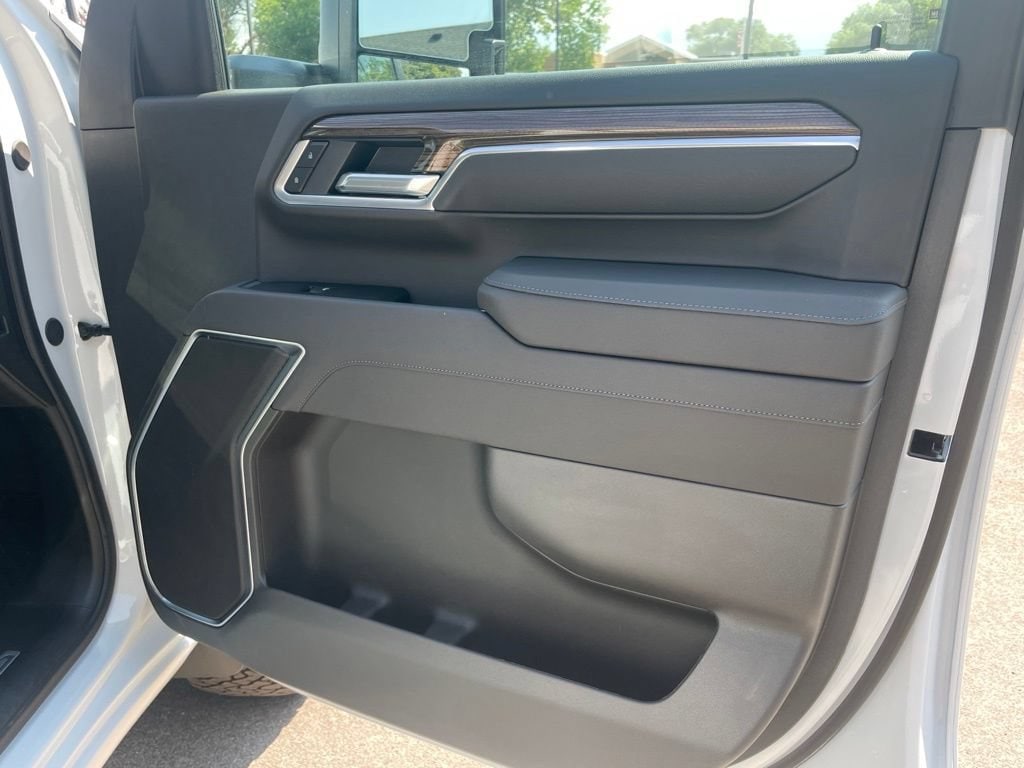 2026 Chevrolet Silverado 3500 HD LT - Photo 32