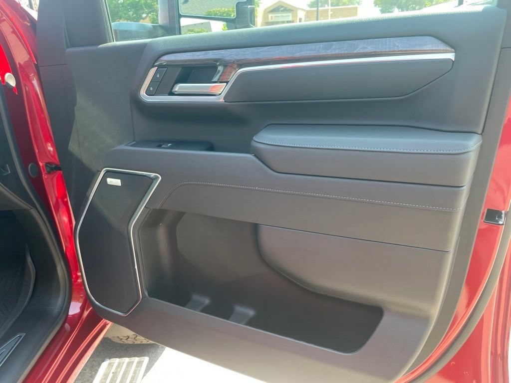 2026 Chevrolet Silverado 3500 HD LTZ - Photo 35