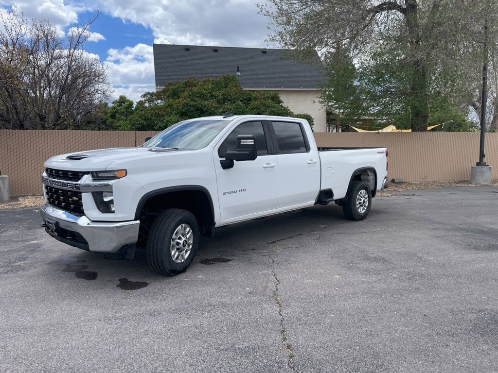 2022 Chevrolet Silverado HD LT 4WD Crew Cab Standard Box's photo