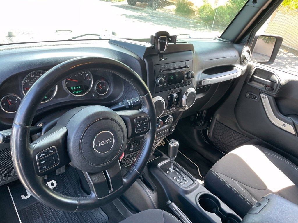 2017 Jeep Wrangler Unlimited Sahara - Photo 14