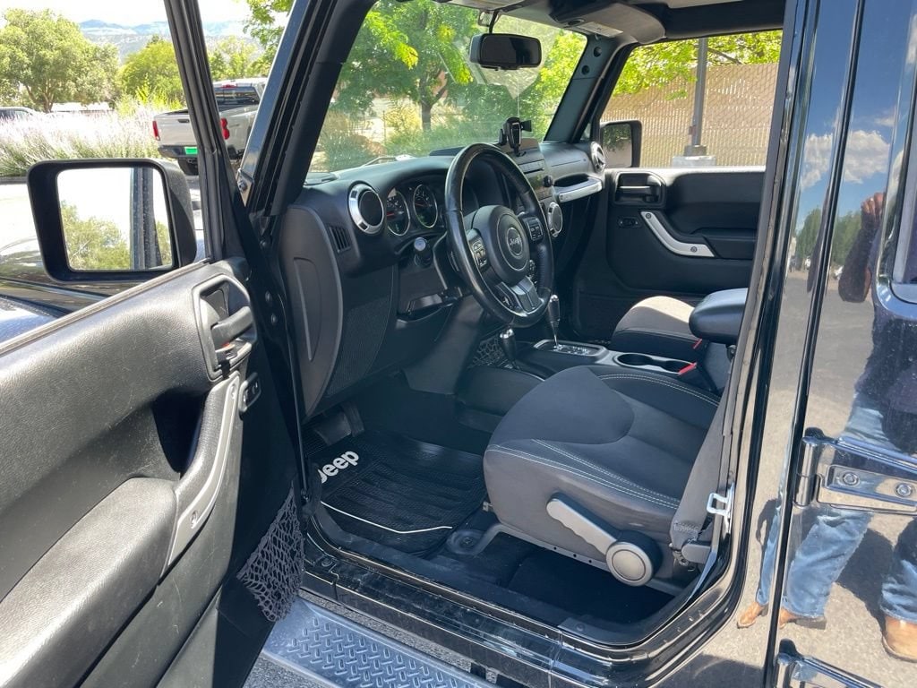 2017 Jeep Wrangler Unlimited Sahara - Photo 12
