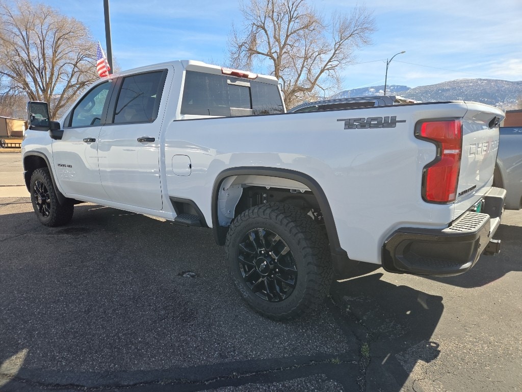 2026 Chevrolet Silverado 3500 HD LT - Photo 4