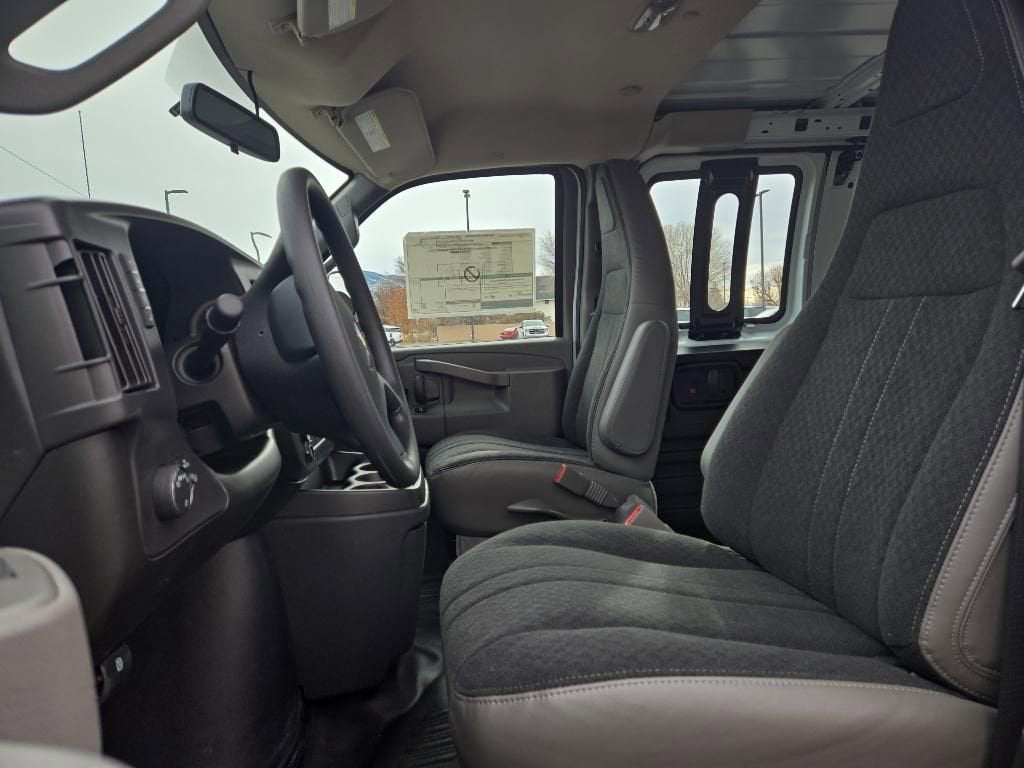 2025 Chevrolet Express Cargo Work Van - Photo 6