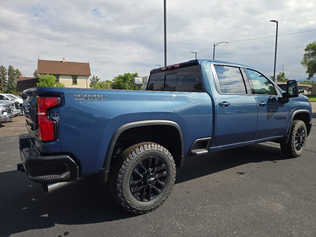 2025 Chevrolet Silverado 3500HD LTZ photo 3