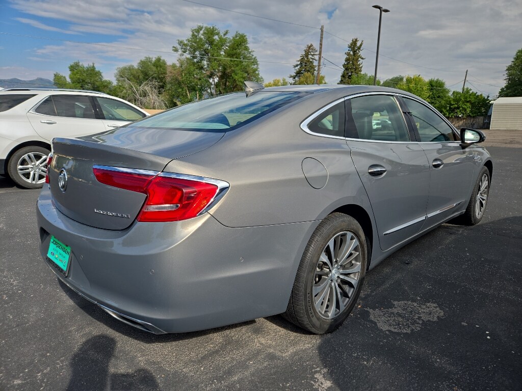 2017 Buick LaCrosse Premium photo 3