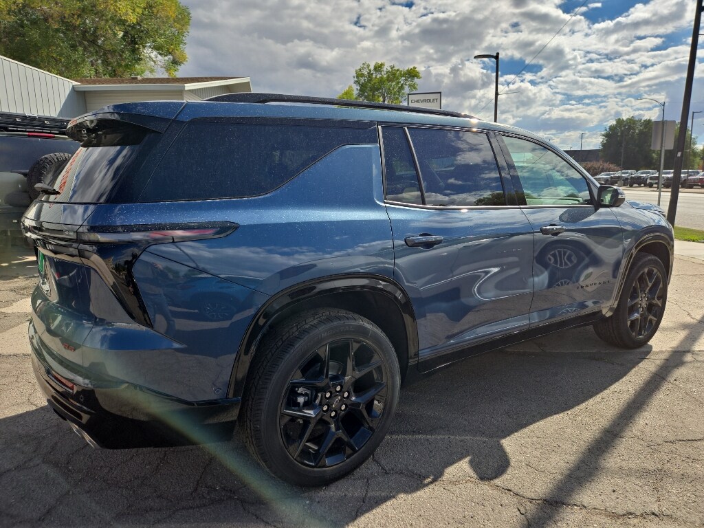 2026 Chevrolet Traverse RS photo 3