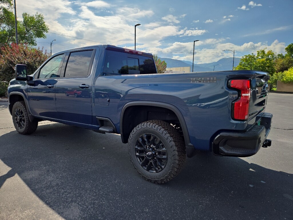 2025 Chevrolet Silverado 3500HD LTZ photo 4