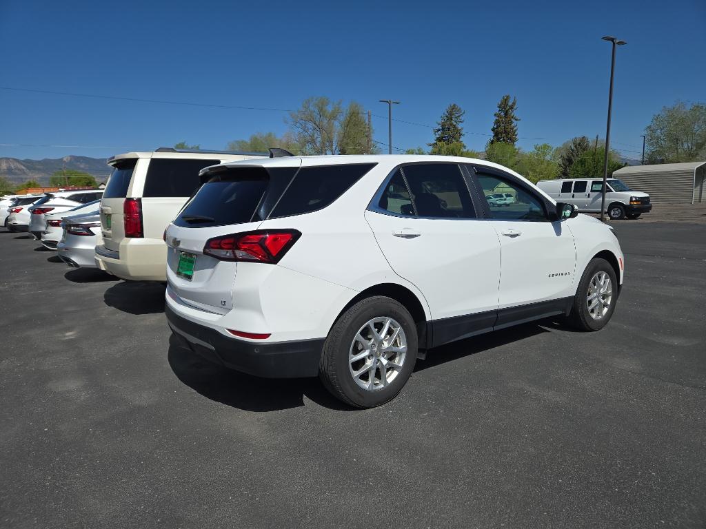 2022 Chevrolet Equinox LT photo 3