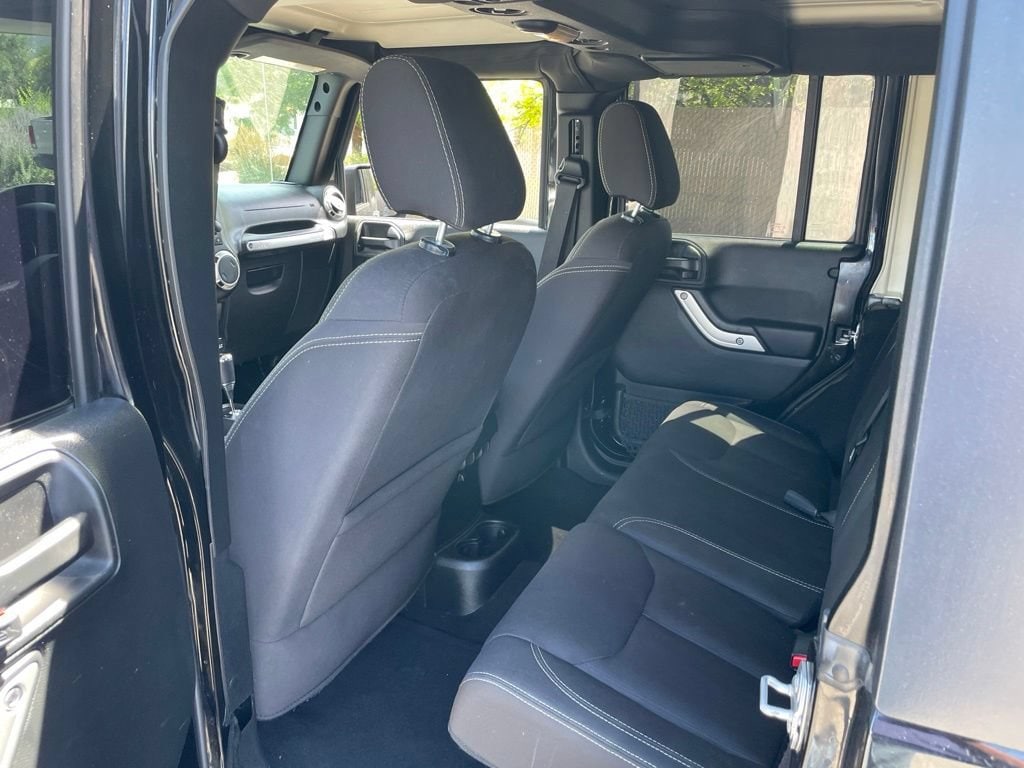 2017 Jeep Wrangler Unlimited Sahara - Photo 16
