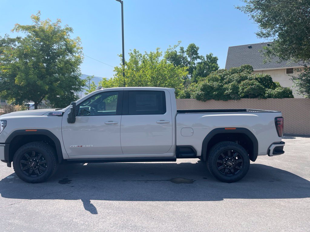 2026 GMC Sierra 3500HD AT4 - Photo 13
