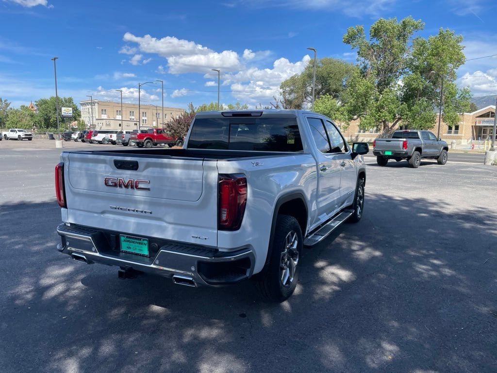 2026 GMC Sierra 1500 SLT - Photo 8