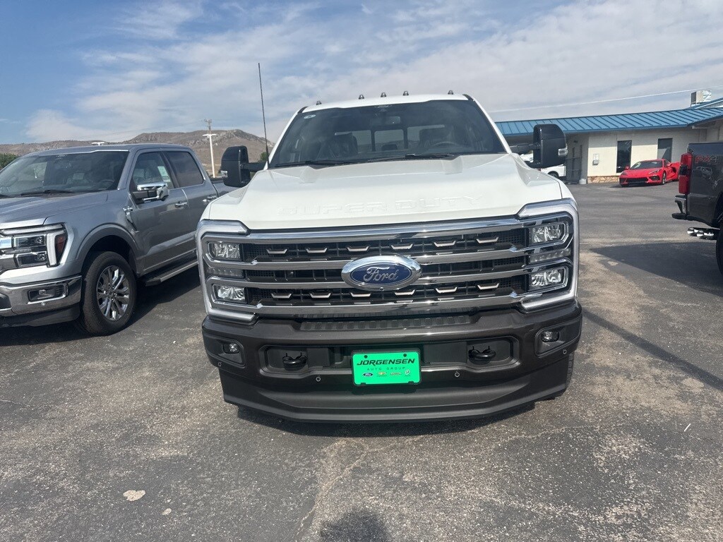 2025 Ford F-350 photo 2