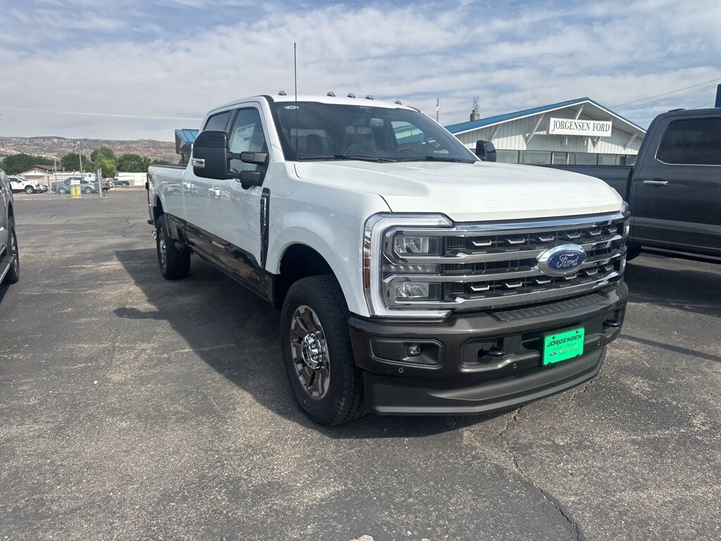 2025 Ford F-350 photo 3