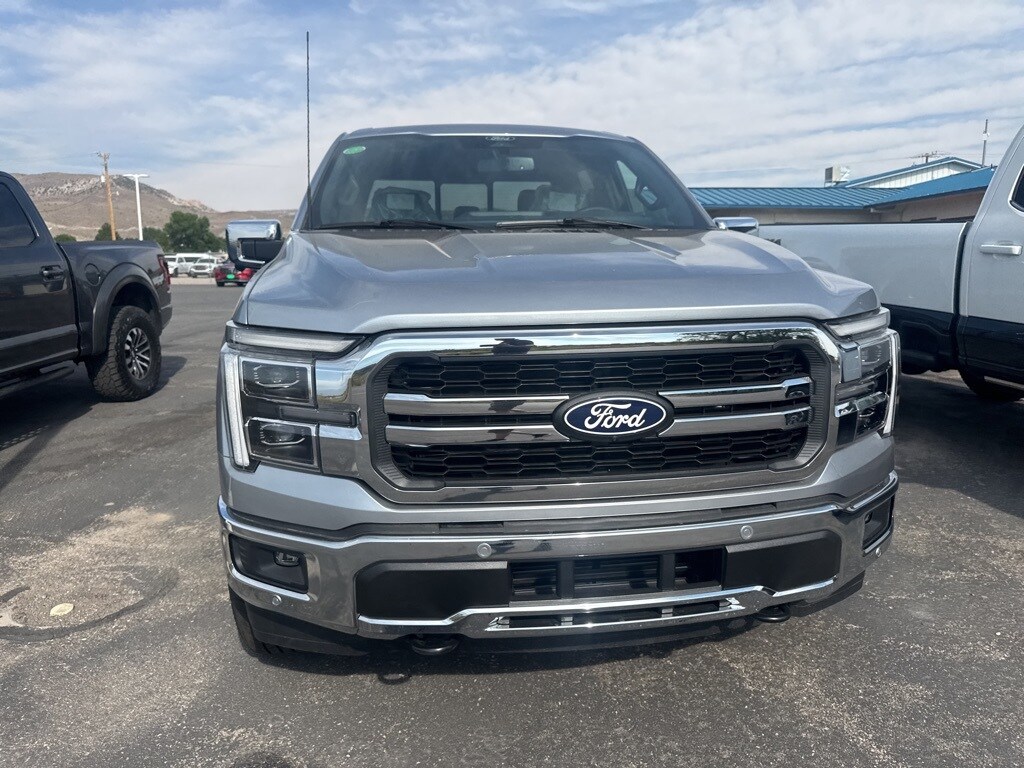 2025 Ford F-150 Lariat photo 3