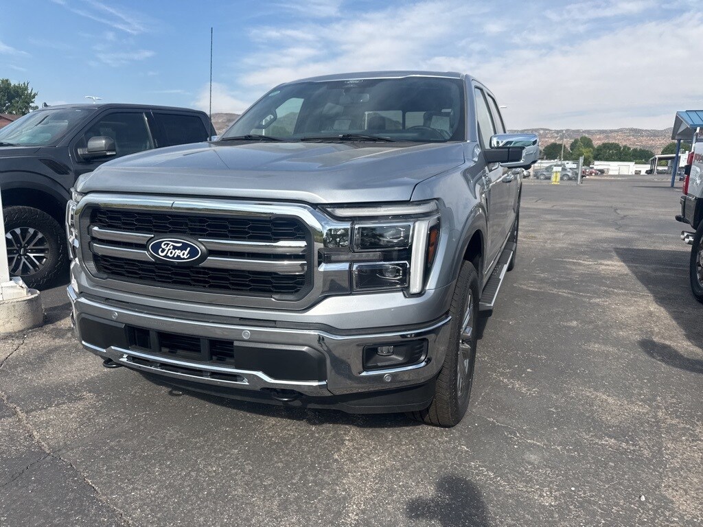 2025 Ford F-150 Lariat photo 2