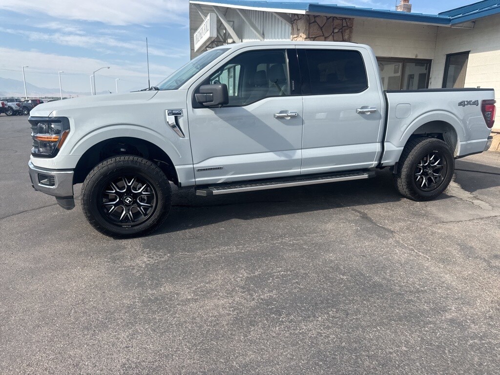 2024 Ford F-150 XLT photo 2