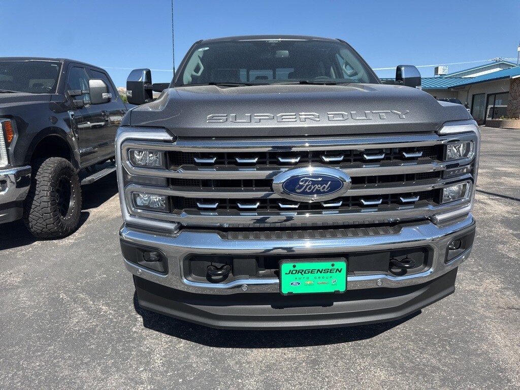 2025 Ford F-250 photo 2