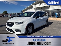 2026 Chrysler Pacifica Select Minivan/Van