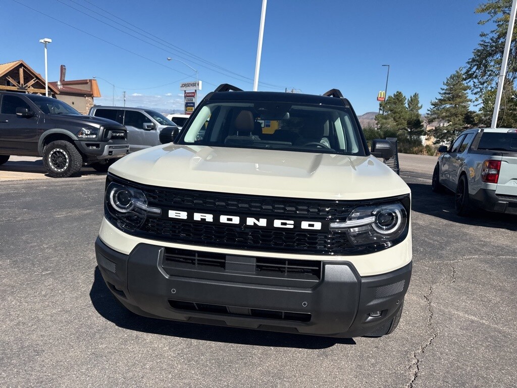 2025 Ford Bronco Sport Outer Banks photo 2