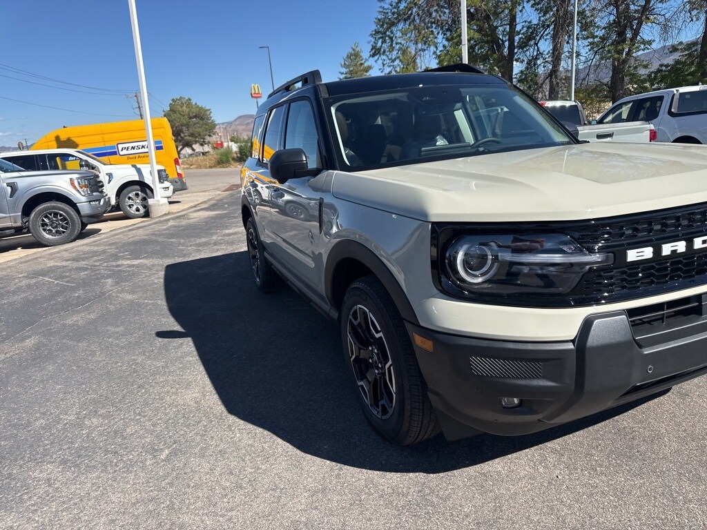 2025 Ford Bronco Sport Outer Banks photo 4