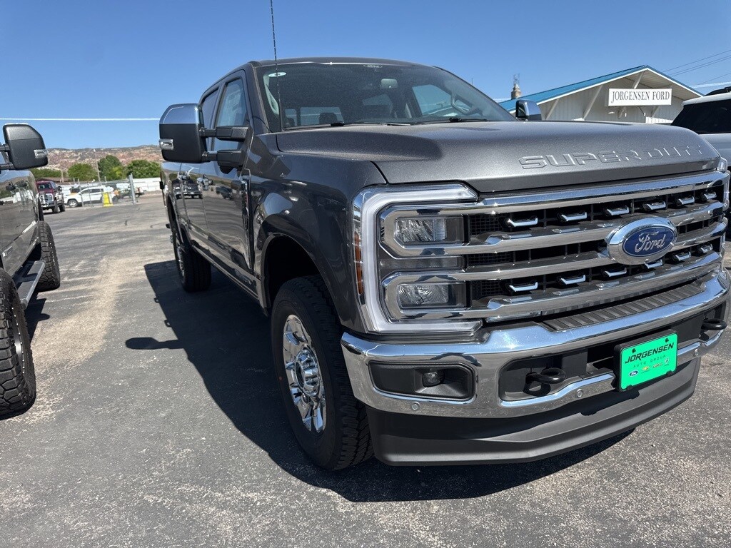 2025 Ford F-250 photo 3