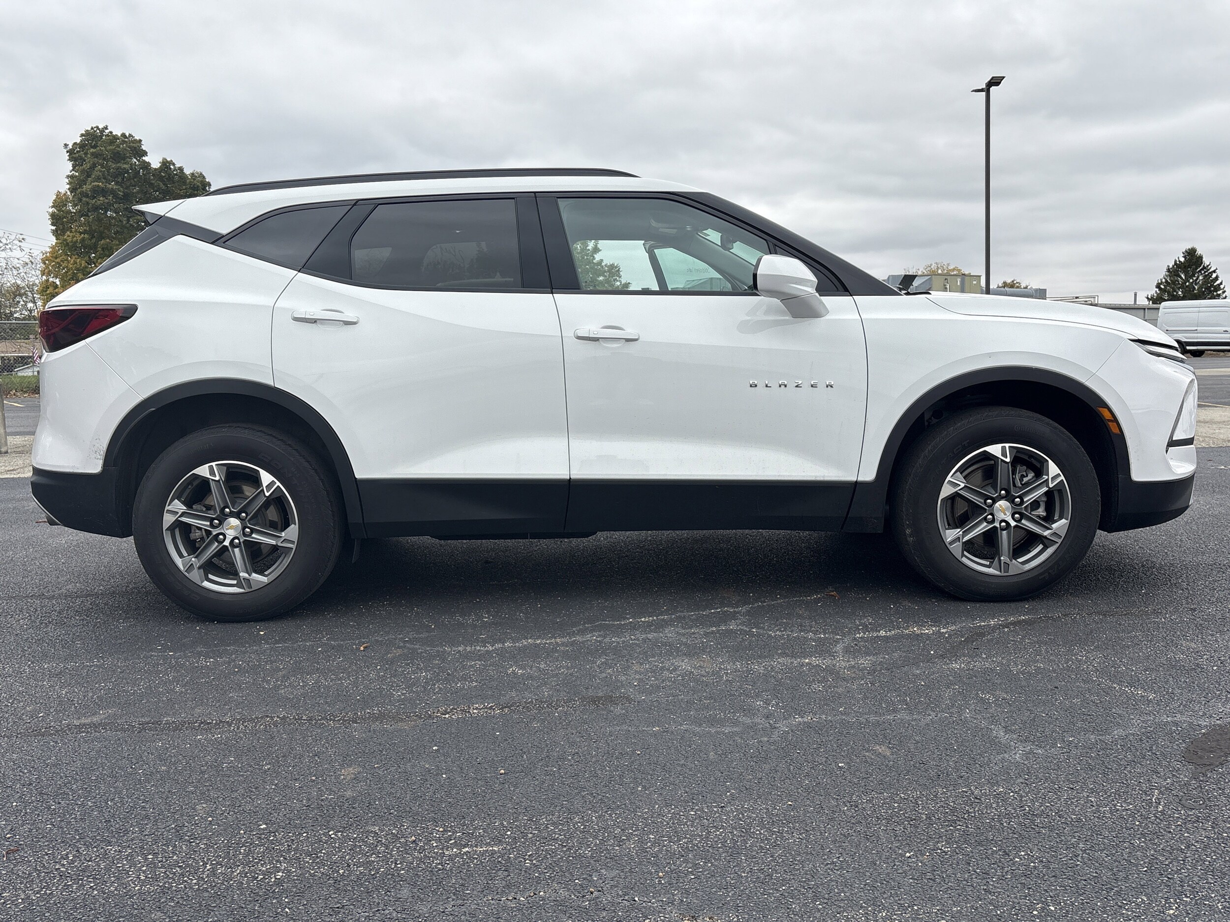 2023 Chevrolet Blazer 2LT photo 3