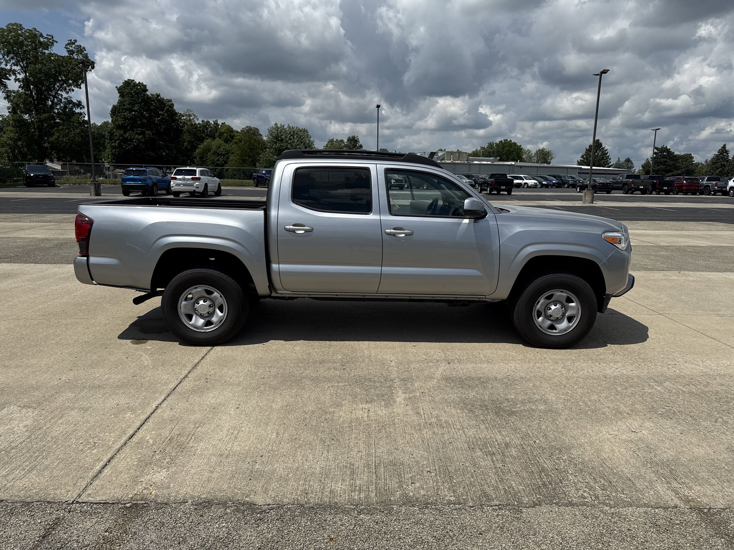 2023 Toyota Tacoma SR V6 photo 3