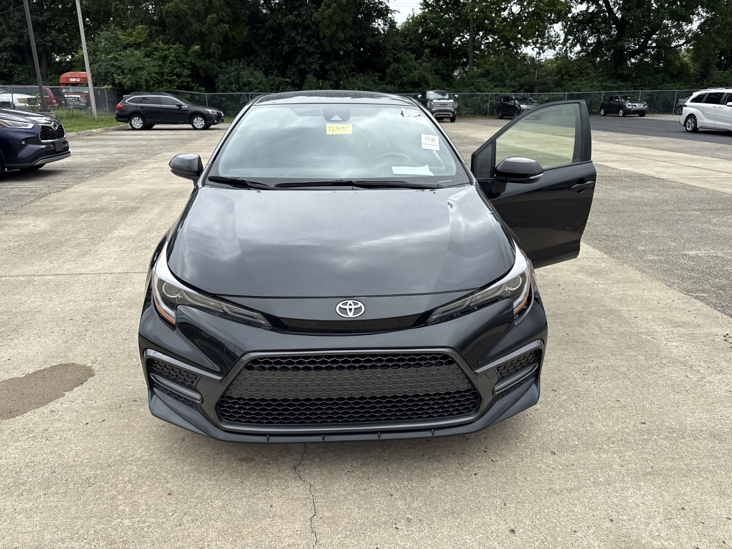 2022 Toyota Corolla SE photo 3