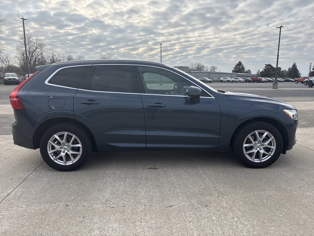 Used 2020 Volvo XC60 T5 Momentum SUV