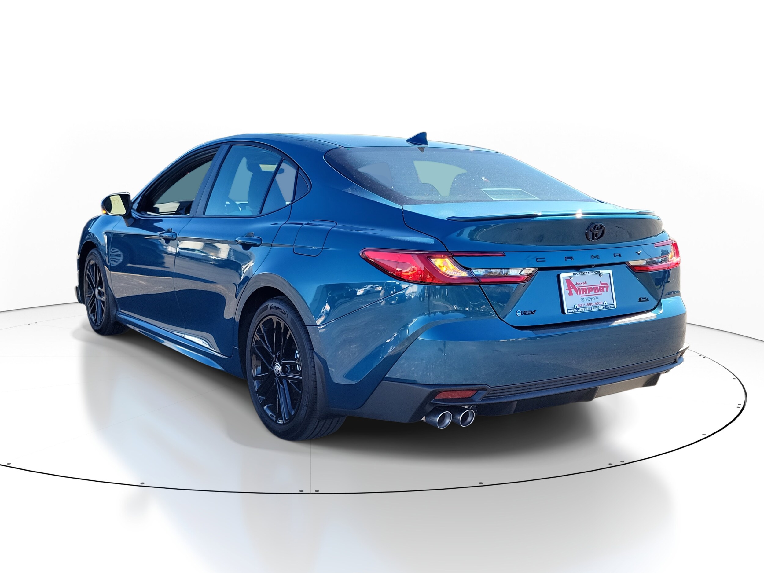 2026 Toyota Camry SE photo 2