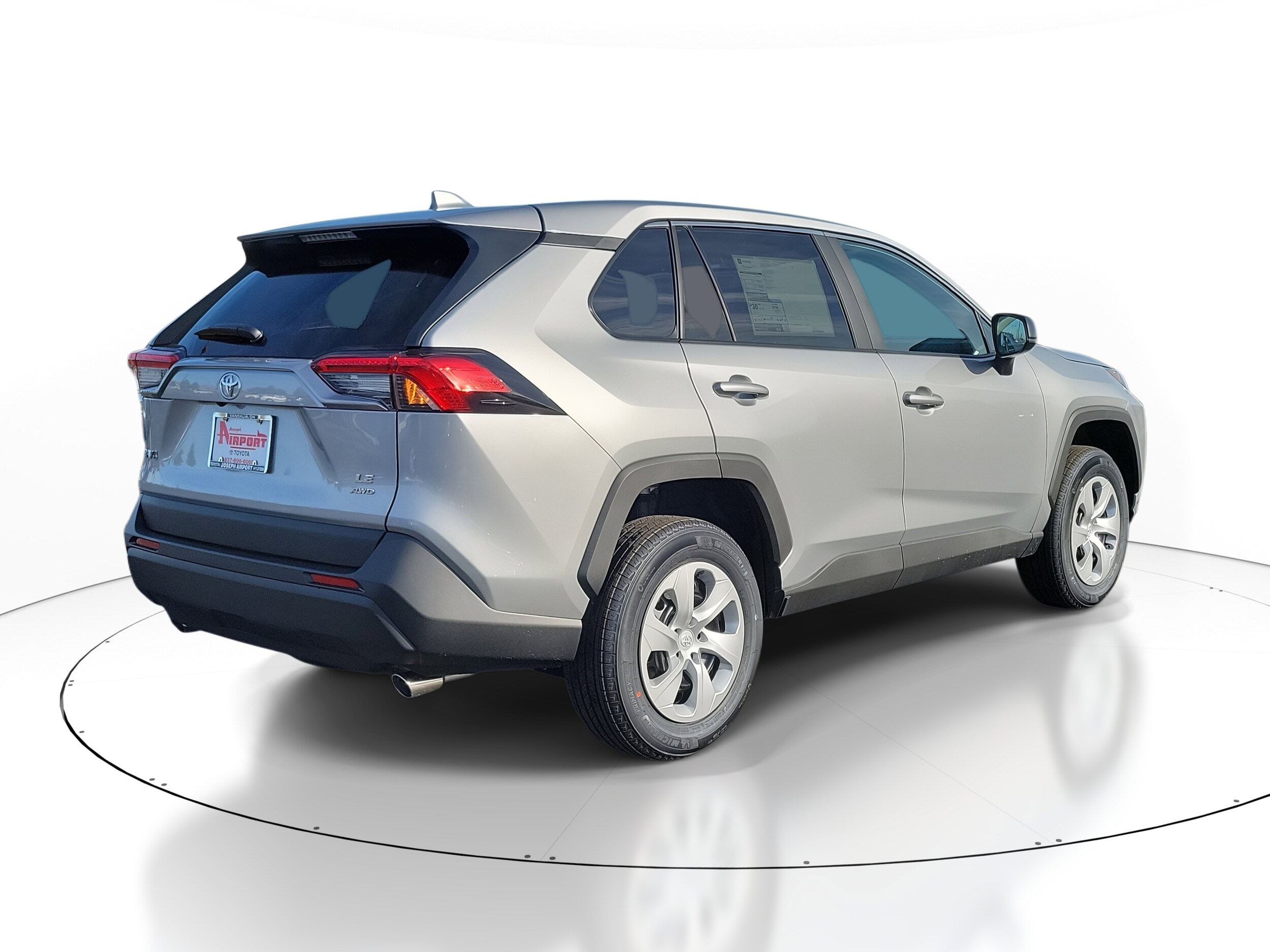 2025 Toyota RAV4 LE photo 4