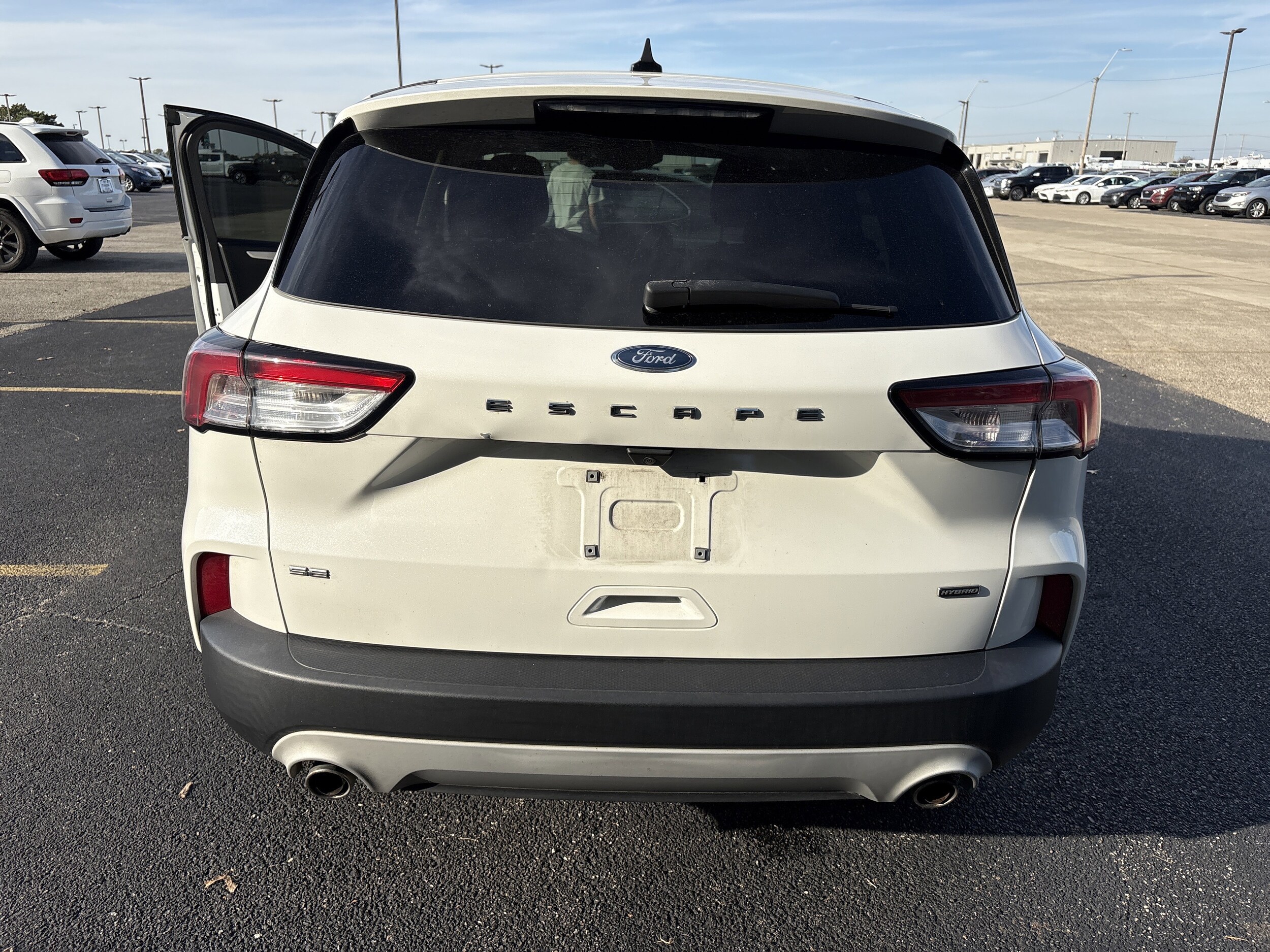 2020 Ford Escape SE Sport Hybrid photo 3